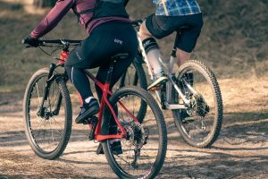 Come stare in forma e perdere peso con la bicicletta
